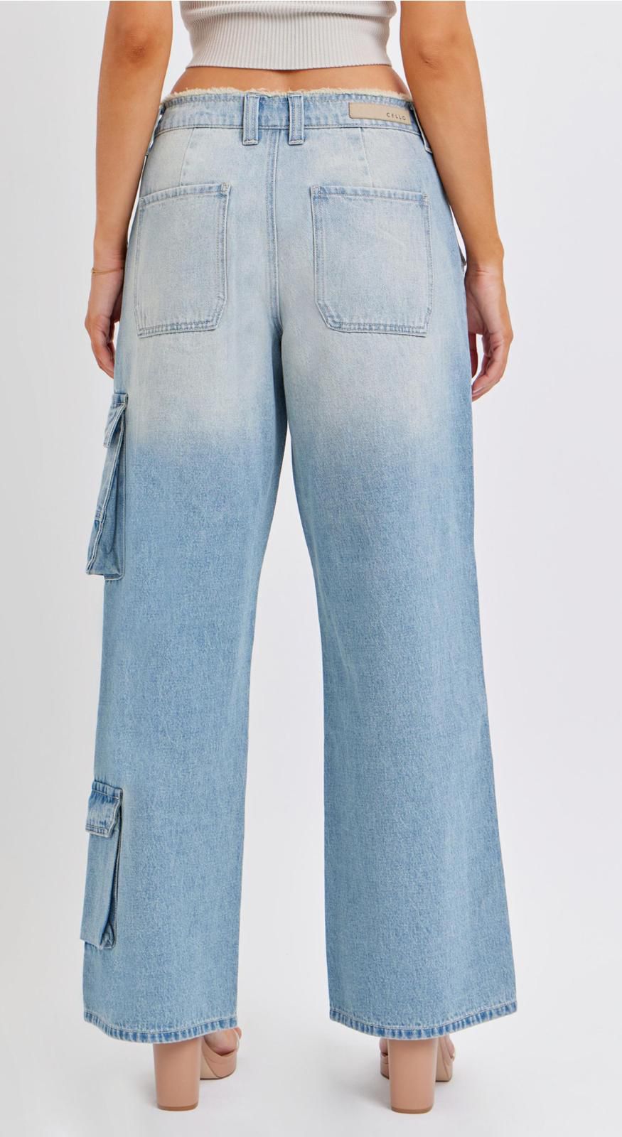 Cello Mid Waisted Cut Off Skater Jean w Cargo Pockets