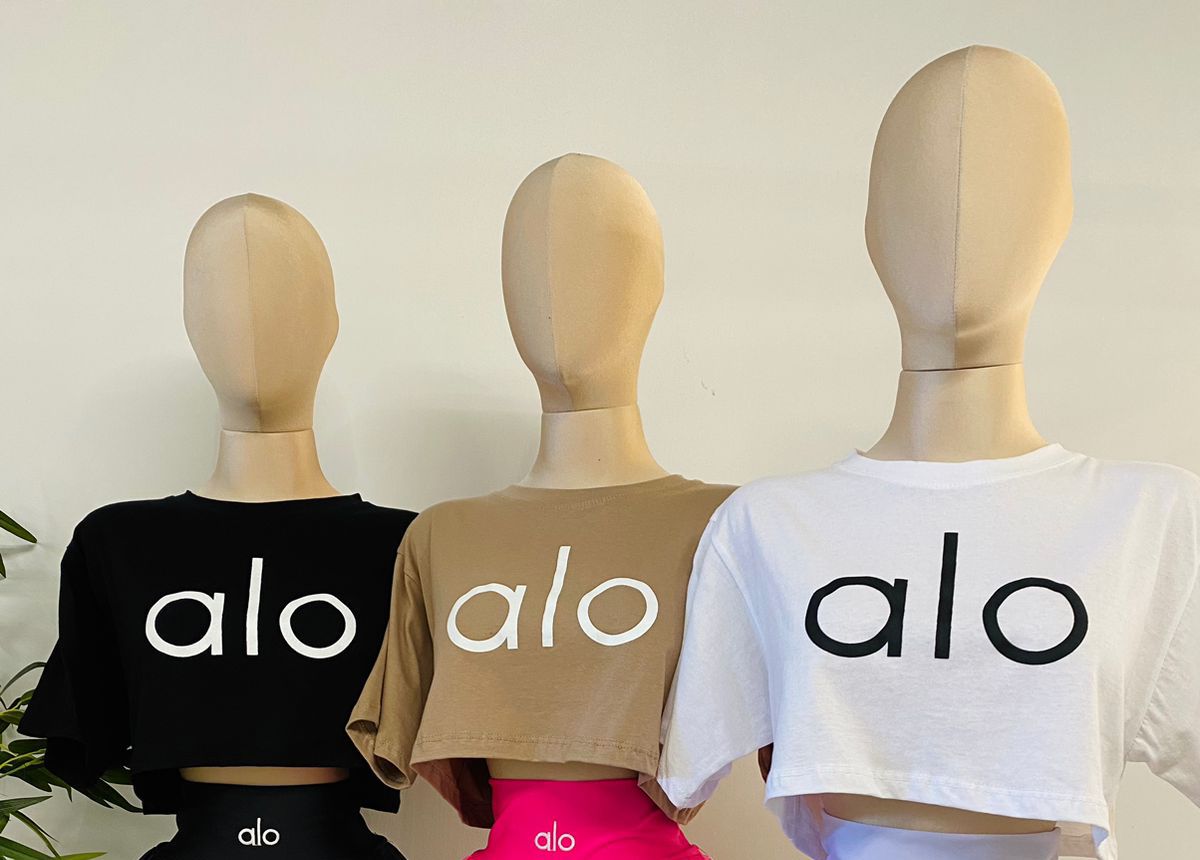 T-shirt coverup Alo