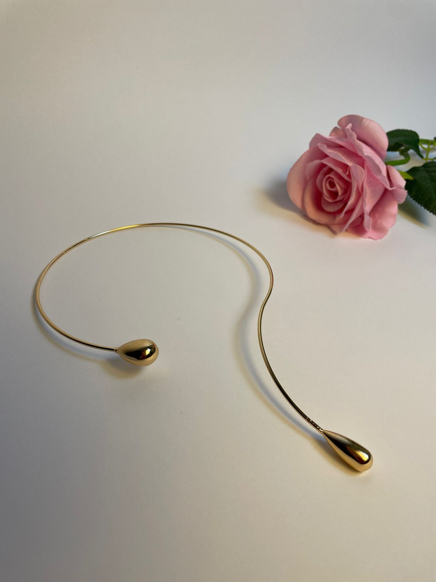 Collar Omega Drop