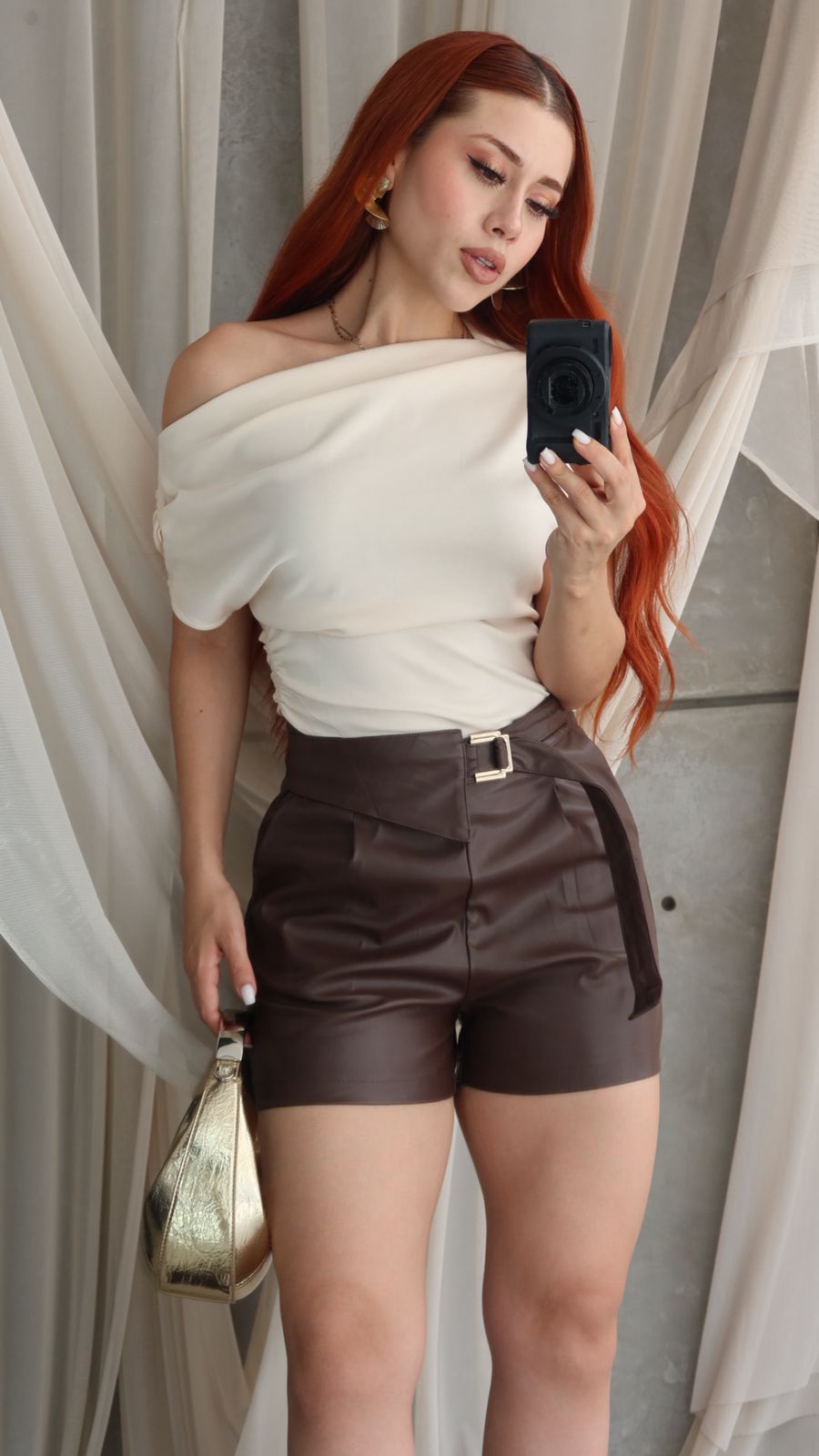 SHORT VINIL