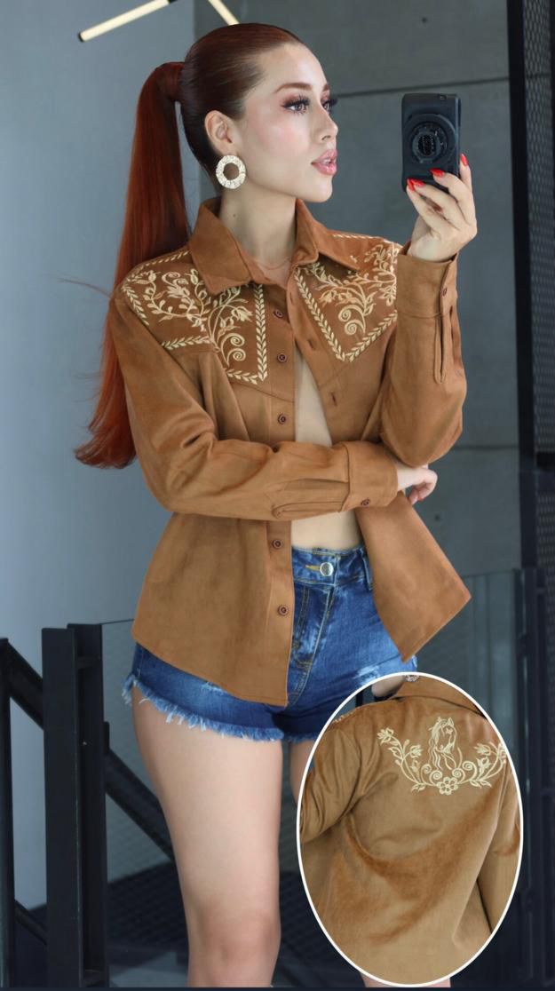 CAMISA MANGA LARGA BORDADA NOVIEMBRE