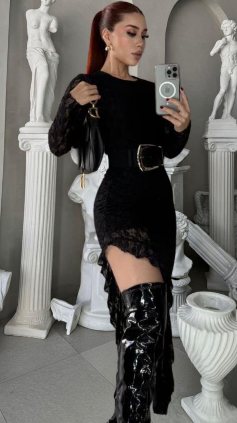 VESTIDO LACE OSCURO FEBRERO