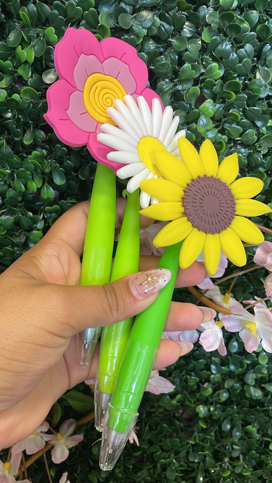 Plumas Cartoon Flor 🌼🌸🌺