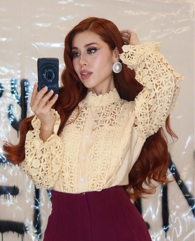 CAMISA ZARA ENCAJE CON FORRO