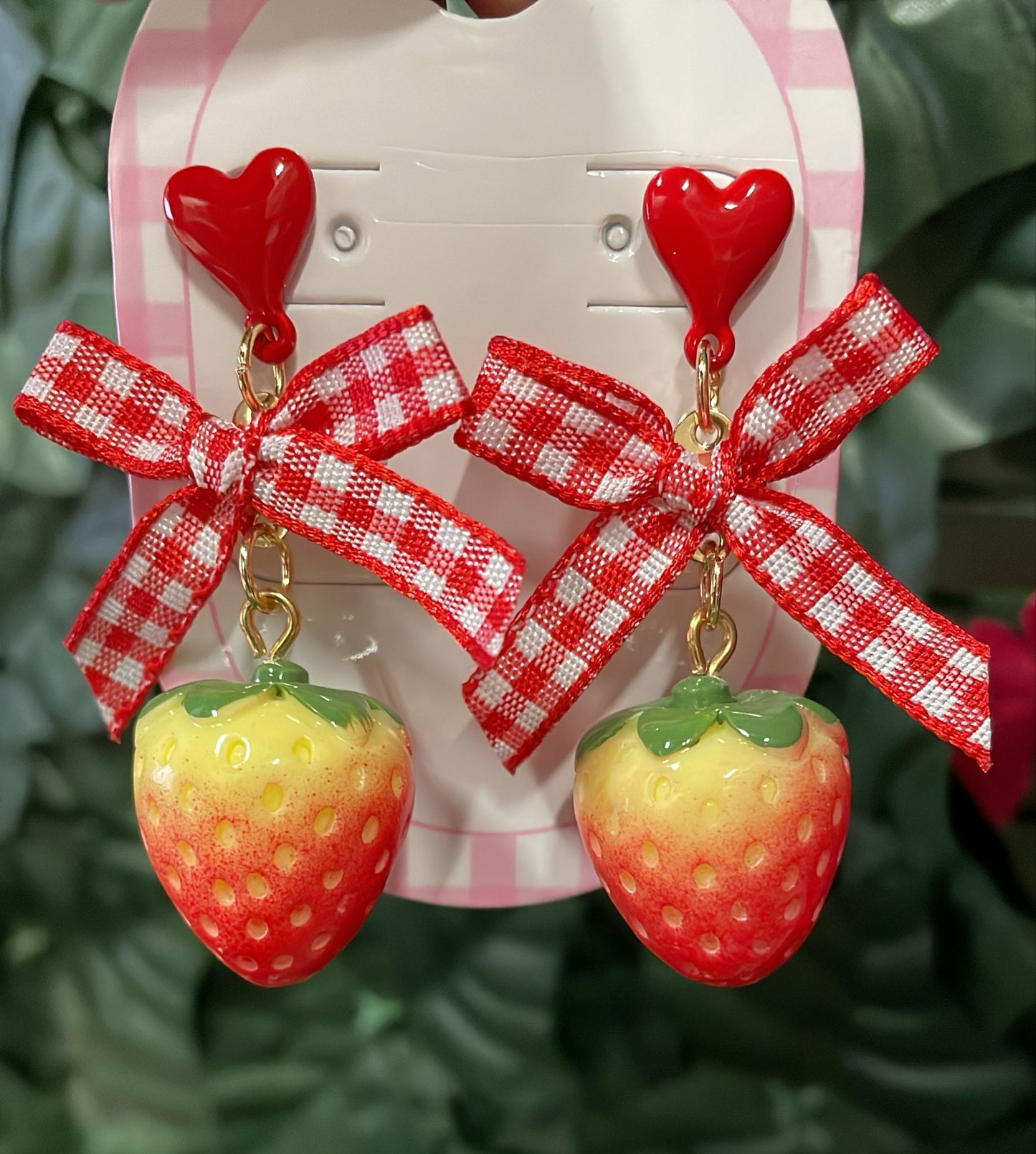 ARETES CORAZON FRESA ENERO