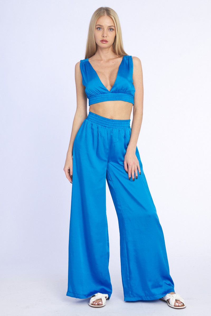 Deep V-Necl Crop Top w Elastic Wide Pants